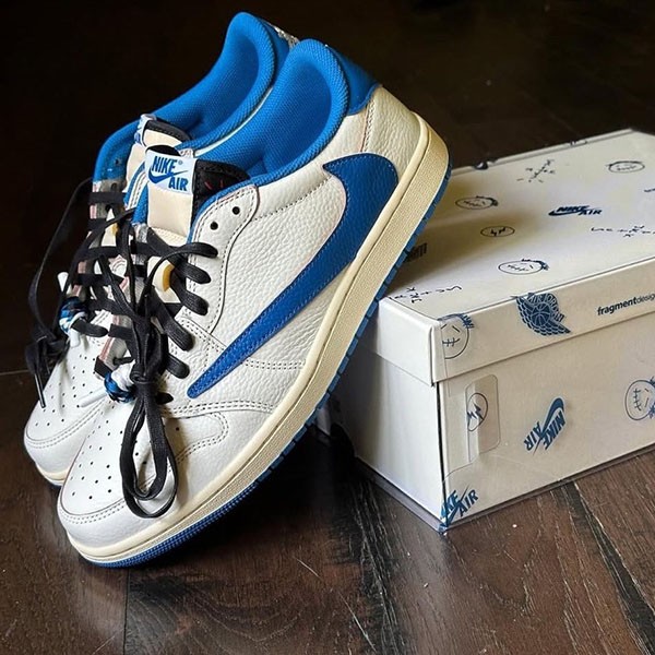 7日間返品返金保障ナイキ×トラヴィススコット x FRAGMENT Air Jordan 1 Low OG SP DM7866-104