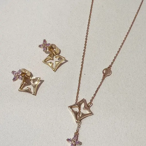 完売必至！ルイヴィトン フラワーグラム ピアス M03241