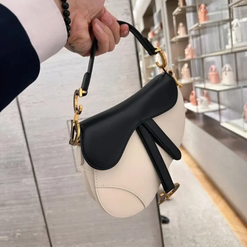 ディオール カーフスキン Saddle バッグ da785325