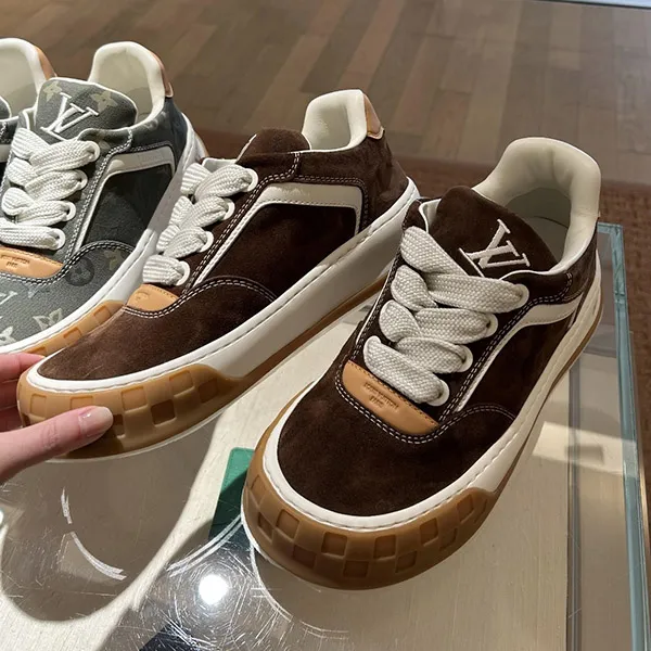 【上品で万能な一品】ルイヴィトン 偽物 LV ティルテッド スニーカー 1AJ766