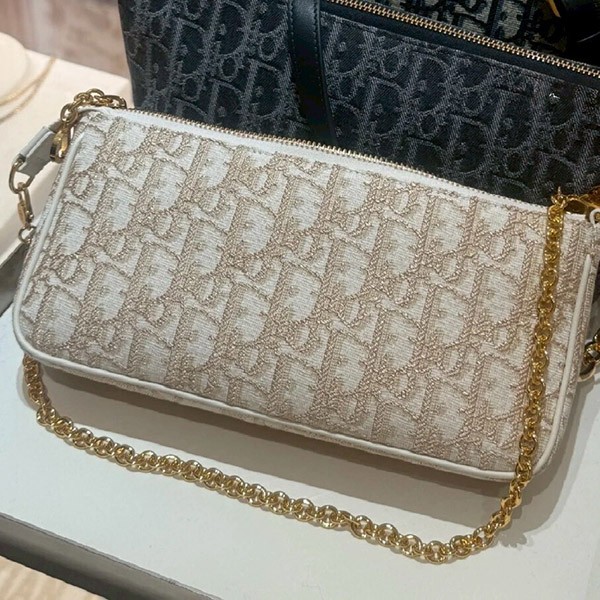 【昼夜問わず活躍します】ディオール コピー 30 Montaigne チェーンポーチ ショルダーバッグ S4323UDJB_M928