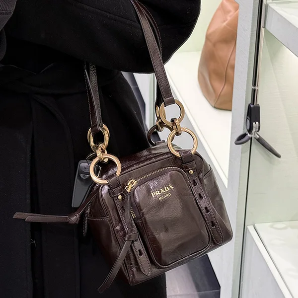 プラダ Dangle Mini レザー ショルダーバッグ pd2601161