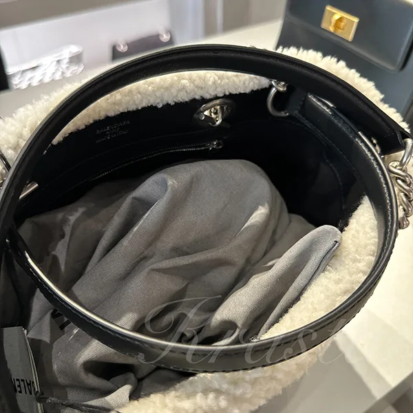 バレンシアガ トートバッグ N級品 スペシャルセール！DUTY FREE TOTE S 261101