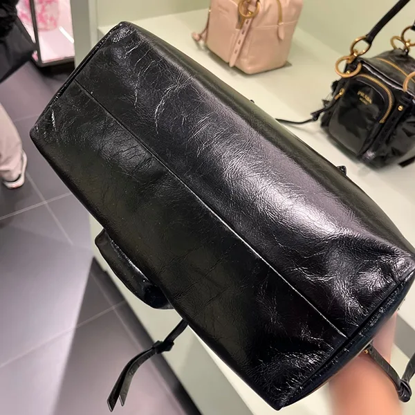 プラダ☆ダングル ロゴ レザー トートバッグ ☆1BB138
