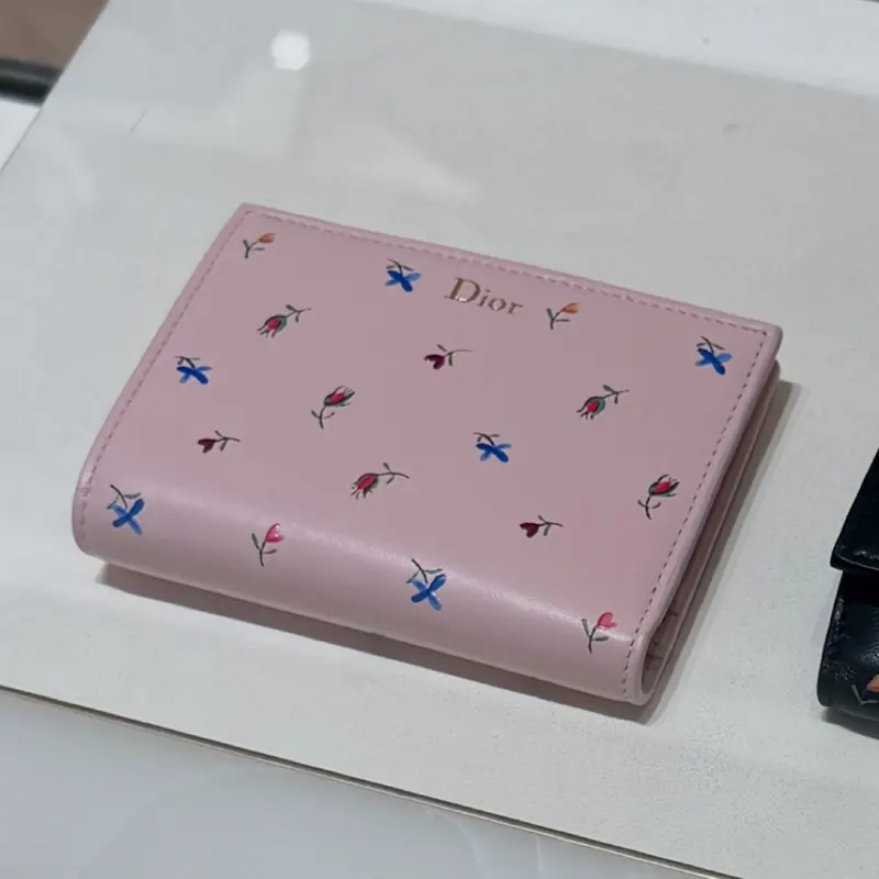ディオール レボリューション フラワーモチーフ 二つ折り財布 2色 S2403OUJE_M911