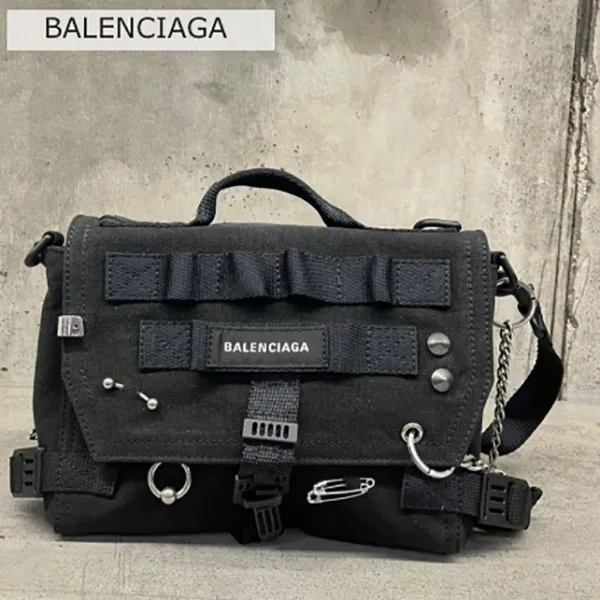 [N級品]すぐ届☆【バレンシアガ】Army ナイロン メッセンジャー バッグ ピアス コピー bl26352