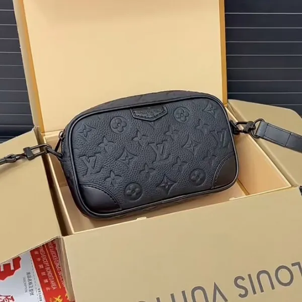 日本人気◆[N級]【すぐ届く・国内発送】ルイヴィトン コピー トロカデロ・ウェアラブル ウォレット M26737