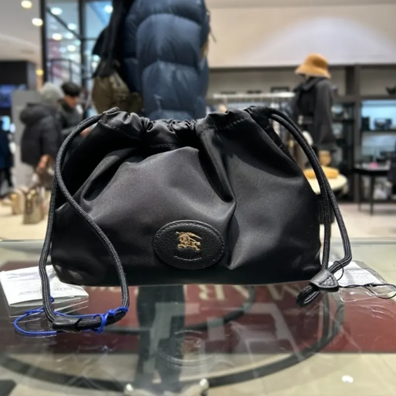 [N級品]新デザインバーバリー リバーシブル ドローストリング ポーチ bbl148955