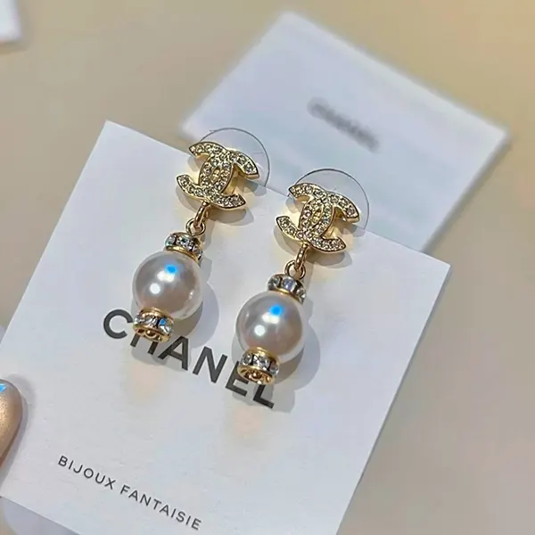 おすすめシャネル ピアス 偽物 ビジューパール ABH557 B24355 UA065
