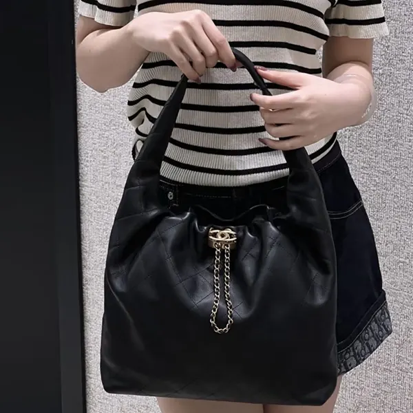 シャネル ラージ ホーボー バッグ コピー 26C AS5967-B22897-94305