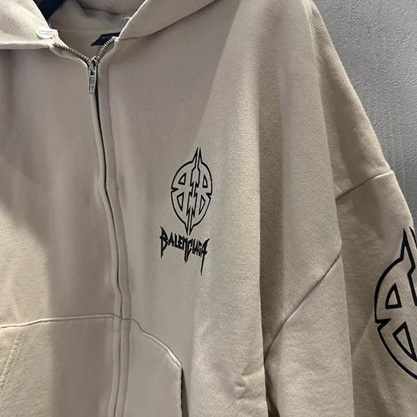 即日配送バレンシアガ BB Metal Zip Hoodie ベージュ26051505