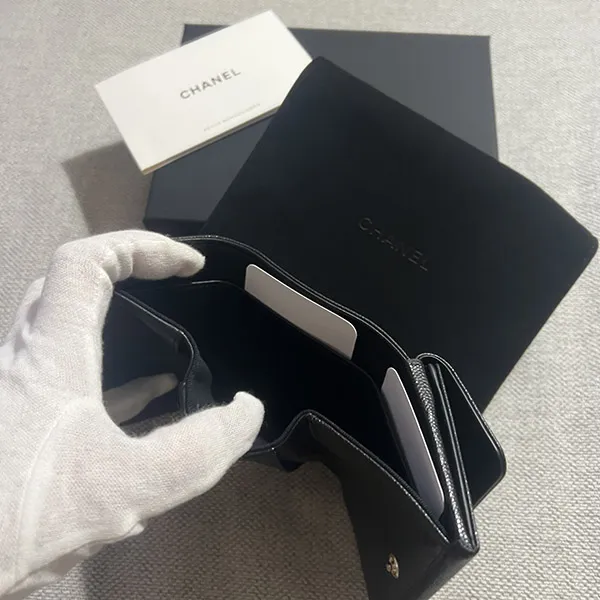 [N級品]新作限定シャネル Timeless・ブラックｘキャビア/３折ミニ財布 コピー AP4655 B20633 94305