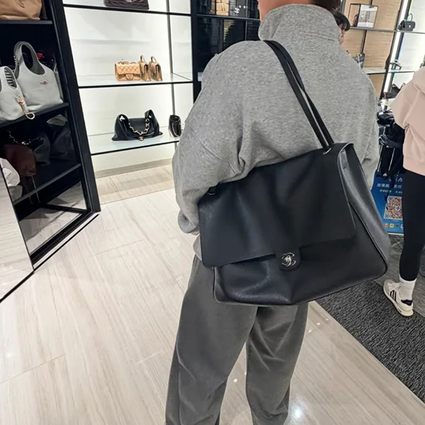 大容量♡シャネル マキシ ハンドバッグ トート コピー AS6233-B24008