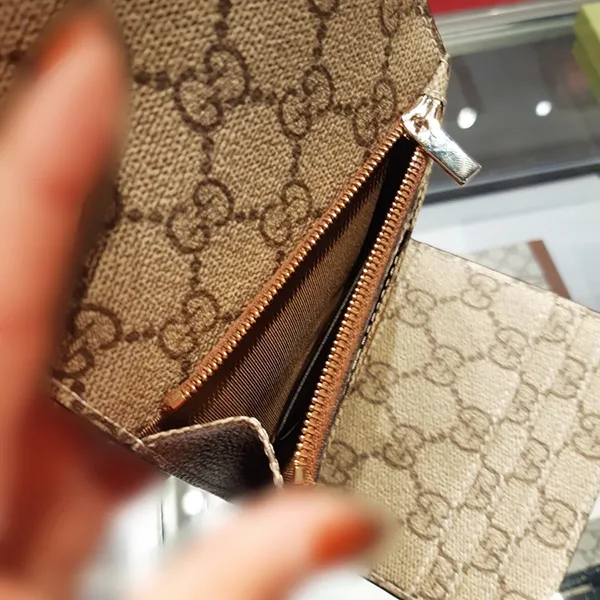 グッチ☆GGエンブレム ミディアム三つ折り財布 スーパーコピー 826716 AAEV2 2751