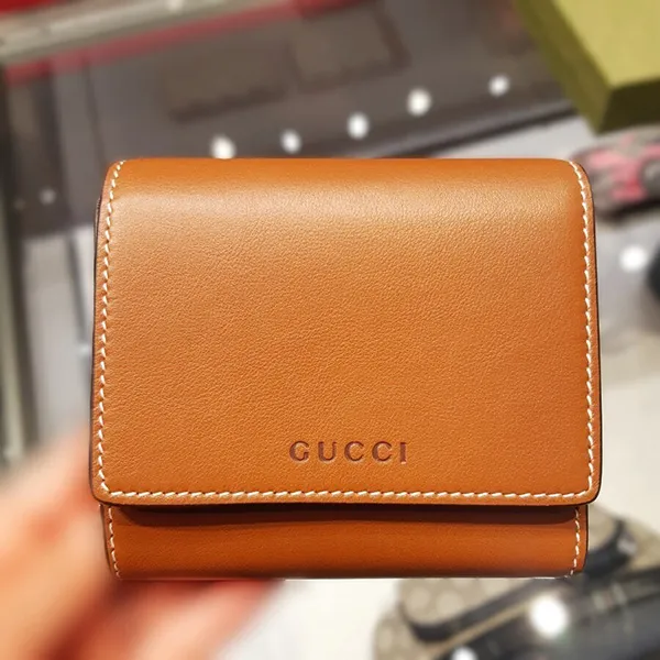 グッチ☆GGエンブレム ミディアム三つ折り財布 スーパーコピー 826716 AAEV2 2751