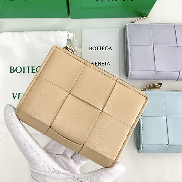 即日配送ボッテガヴェネタ スーパーコピー カセット 二つ折りファスナーウォレット 651381 VCQC4 2700