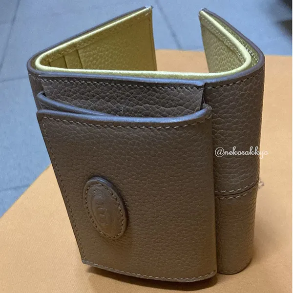 トッズ＊Wallet レザー 三つ折りウォレット スーパーコピー XAWDBNB2000