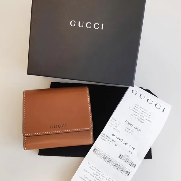 グッチ☆GGエンブレム ミディアム三つ折り財布 スーパーコピー 826716 AAEV2 2751