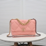 大人気シャネル(Chanel)レディースミディアムサイズのショルダーバッグ